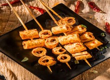 斗腐倌七品香豆腐条件高吗？有保障吗？