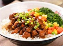 鲁阿卤大碗卤肉饭加盟如何？在市场上火爆吗？