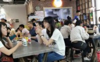 鑫洪福麻辣烫怎么加盟？跟着总部走轻松加盟