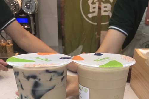 小蛮茶加盟费多少钱？县级城市开店全套花费仅仅10万元！