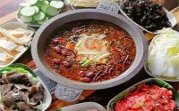加盟鸿福酸菜牛肉火锅，成功更近一步