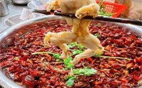 秋小二水煮蛙餐厅加盟，走上财富之路