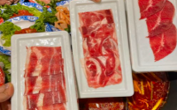郝阿娘鲜切牛肉自助火锅加盟费是多少？郝阿娘鲜切牛肉自助火锅加盟店赚钱吗？